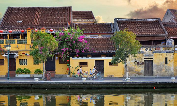 Quần dáng cong đang gây sốt với thiết kế độc đáo và tính ứng dụng cao, giúp tạo hiệu